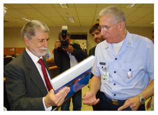 06/08/2012 - DEFESA - Sistema da Aeronáutica promete reduzir atrasos e melhorar distribuição do espaço aéreo a partir de 2013