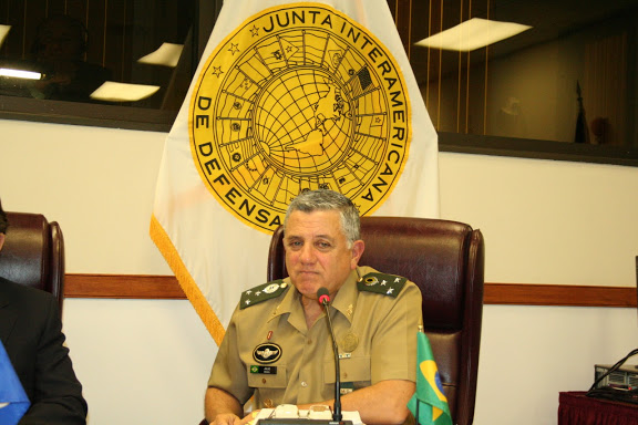 29/10/2012 - DEFESA - Brasil mostra, em seminário, processo de elaboração de seu Livro Branco de Defesa