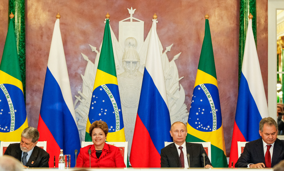 14/12/2012 - DEFESA - Brasil e Rússia declaram interesse em estreitar parceria na área de defesa