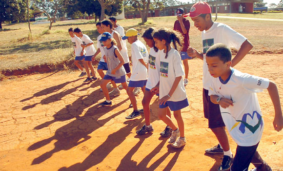 DEFESA - Programa Forças no Esporte vai intensificar atendimento de jovens nas regiões de fronteira