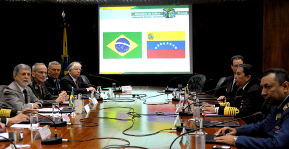 Brasil e Venezuela estudam parceria na área de defesa cibernética