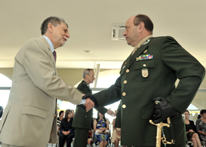 Amorim participa de cerimônia de entrega de espadas no QG do Exército