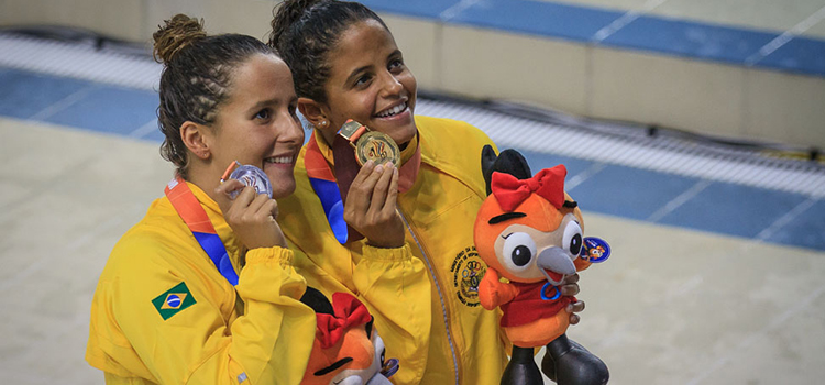 Nadadoras brasileiras comemoram medalhas nos 6º Jogos Mundiais Militares