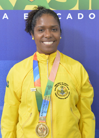 A sargento Aline Sena conquistou medalha de ouro no atletismo
