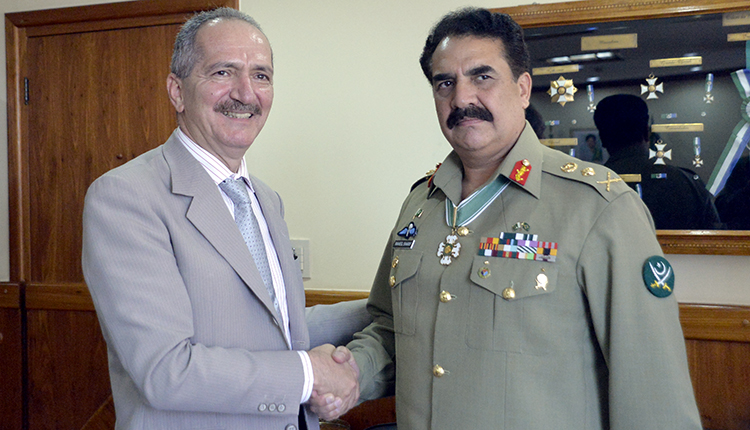 Ministro Aldo Rebelo recebe o chefe do Exército paquistanês, general Raheel Sharif
