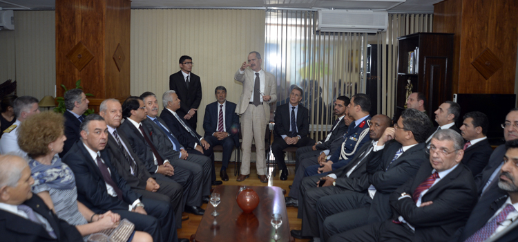 Ministro Aldo Rebelo e os embaixadores dos países árabes se reúnem no Ministério da Defesa