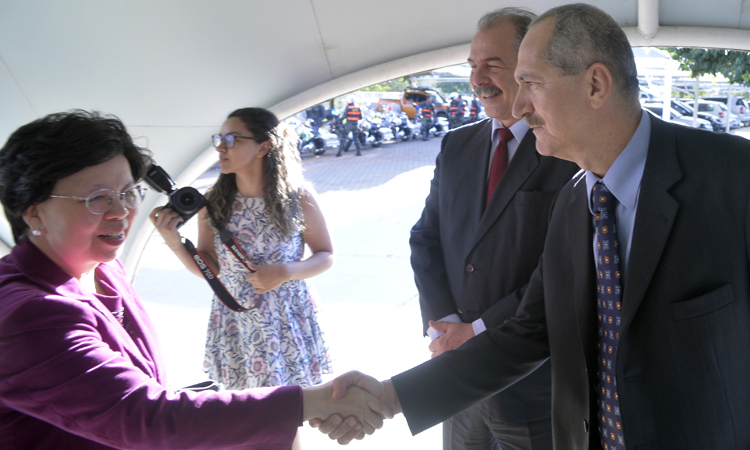 Ministro Aldo Rebelo participa de reunião com diretora da OMS, Margaret Chan