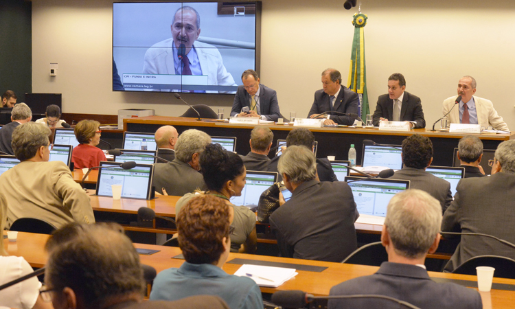 Aldo Rebelo explicou aos parlamentares da CPI que a Defesa cumpre atribuições constitucionais e legais