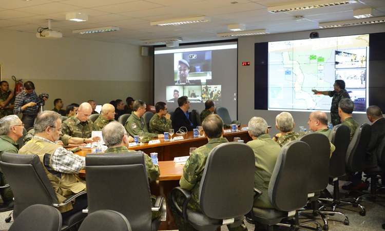 Em Campo Grande, o ministro visitou no CMO, o Centro de Operações da Ágata 11