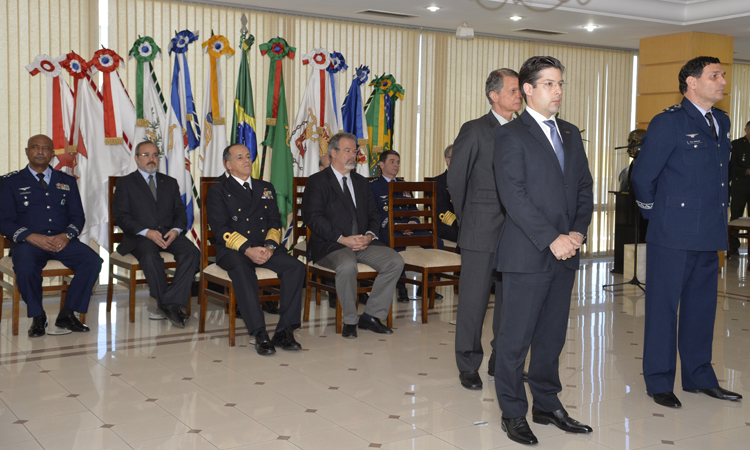 Secretário da Seprod, Flávio Basílio, tomou posse hoje em substituição ao brigadeiro Crepaldi, que respondia interinamente. 
