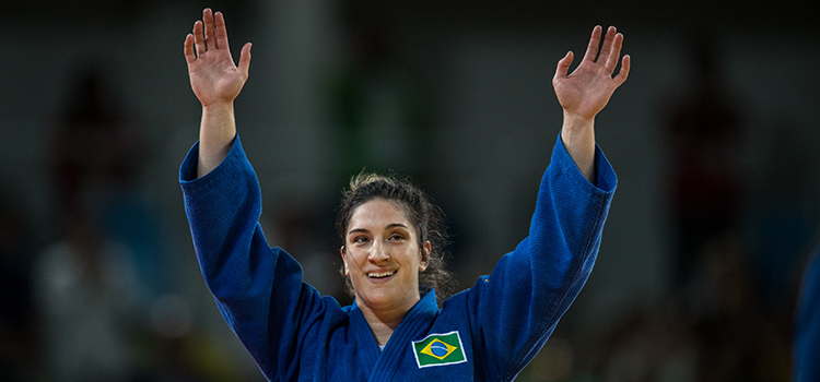A sargento da Marinha Mayra Aguiar conquistou a terceira medalha para o Brasil e a segunda medalha olímpica de sua carreira no judô