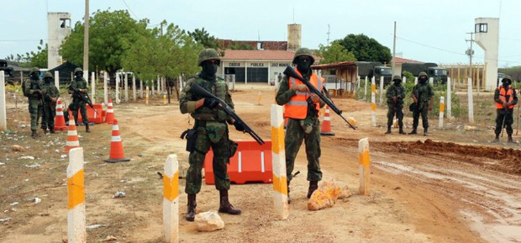 Em Mossoró (RN), 350 fuzileiros da Marinha fizeram uma varredura na Cadeia Pública da cidade