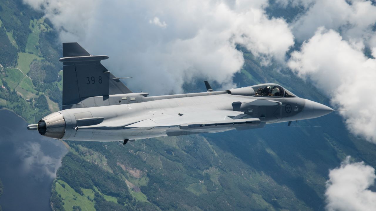 gripen_e_first_flight_2340_.jpg