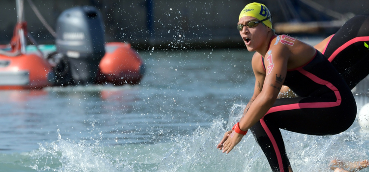 Ana Marcela nadou por mais de cinco horas os 25 quilômetros da prova, no Lago Balton