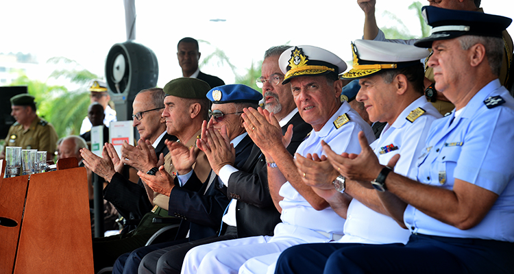 Autoridades militares das Forças Armadas estiveram na cerimônia