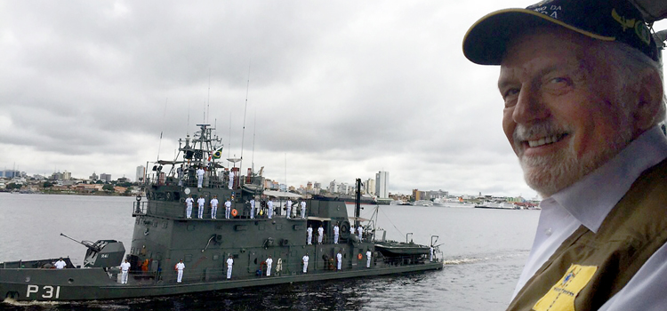 Jaques Wagner durante o desfile naval: apoio à Hidrovia do Rio Madeira, que terá uma extensão de 1.076 km