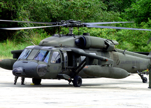 08/11/2010 - DEFESA - Ministério da Defesa envia helicóptero e militares para auxiliar vítimas de furação na ilha de Santa Lúcia