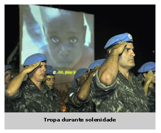 11/03/2011 - DEFESA - Novo comandante assume batalhão no Haiti com desafio de garantir eleições seguras
