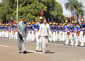 19/04/2011 - DEFESA - Em solenidade pelo Dia do Exército, presidenta Dilma exalta confiança da sociedade nos soldados brasileiros
