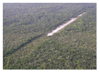 17/08/2011 - DEFESA - Sipam localiza mais uma pista de pouso clandestina