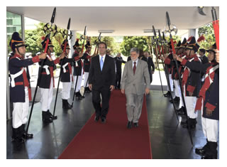 25/10/2011 - DEFESA - Chile quer conhecer plano brasileiro de fronteiras e estreitar parceria na área de defesa