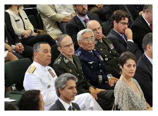 18/11/2011 - DEFESA - Presidenta Dilma sanciona leis da Comissão da Verdade e do Acesso à Informação