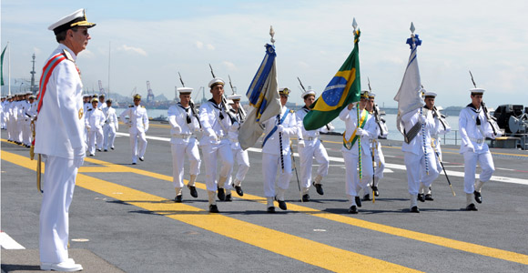 DEFESA - Celso Amorim participa de posse no Comando de Operações Navais