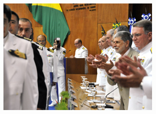 10/12/2012 - DEFESA - Escola de Guerra Naval diploma oficiais brasileiros e estrangeiros 