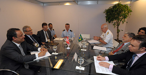DEFESA - LAAD 2013: Celso Amorim recebe 14 ministros e vice-ministros de Defesa no Riocentro