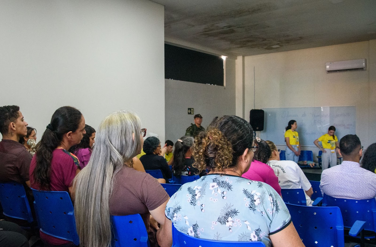                     Comunidade participa de palestras sobre primeiros socorros - Foto:Karime Limeira