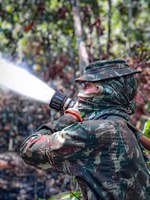 Aeronave adaptada combate incêndio na Floresta Nacional de Carajás