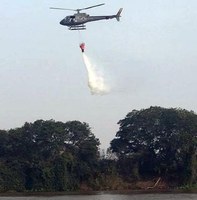 Aeronave Hércules C-130 é empregada para combate a incêndio no Pantanal