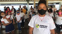 Alunos do PROFESP do Grupamento de Fuzileiros Navais de Brasília recebem kits de alimentação