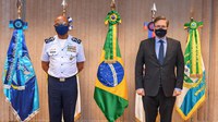 Chefe do Estado-Maior Conjunto das Forças Armadas reúne-se com o Embaixador dos EUA no Brasil