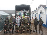 Exército arrecada suprimentos para famílias carentes em Cruz Alta (RS)