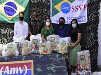 EXÉRCITO - Exército doa mais de uma tonelada de alimentos a instituições de caridade no AM