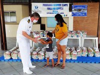 MARINHA - Capitania dos Portos de Alagoas doa cestas básicas para famílias beneficiadas pelo Profesp