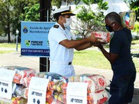 MARINHA - Escola de Aprendizes-Marinheiros do Ceará doa três toneladas de alimentos para famílias do Profesp