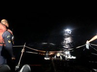 Militares resgatam pescadores que ficaram quatro dias em embarcação à deriva no mar da Bahia