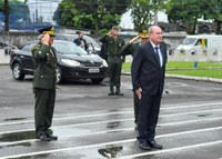 Ministro da Defesa prestigia formatura de 401 novos Sargentos do Exército