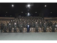 Ministro da Defesa realiza palestra em curso que prepara militares para assumir comando, chefia e direção
