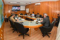 Ministros da Defesa do Brasil e dos Emirados Árabes Unidos participam de reunião virtual