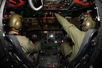 Operação inédita treina militares para missões noturnas com helicópteros
