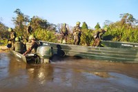 Militares apoiam policiais federais em desmonte de garimpo ilegal em Mato Grosso