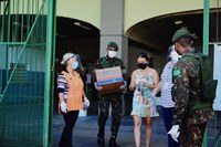 Militares transportam 10 mil máscaras destinadas a comunidades indígenas
