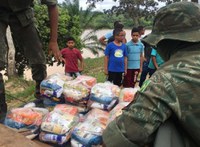 Vítimas de enchentes na Bahia recebem 60 toneladas de donativos com apoio das Forças Armadas