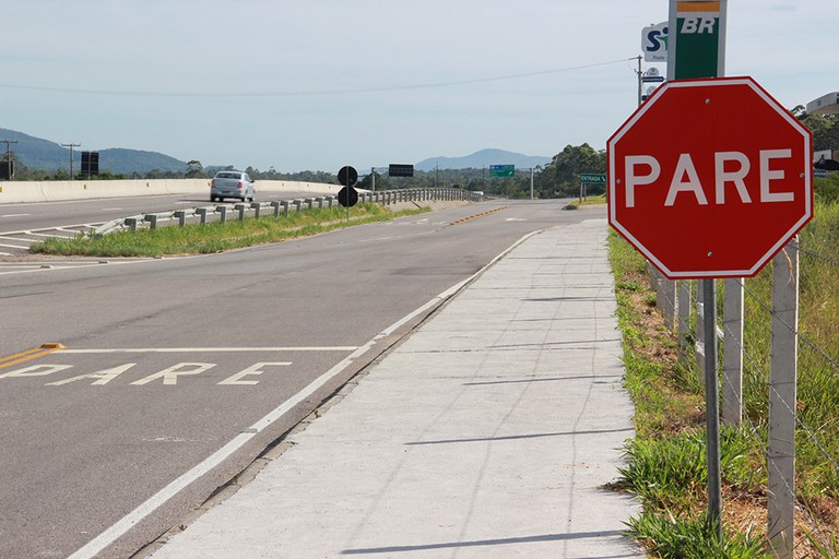 BR-101 SulSC tem novas placas instaladas entre Laguna a Içara