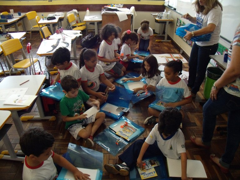 Crianças Escola Classe 108