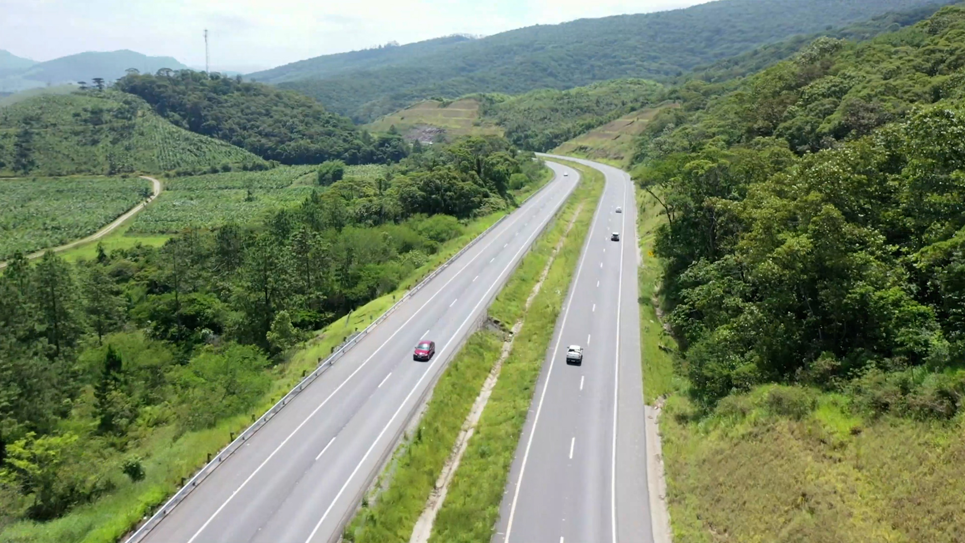 Restauração da pista no lote 1 da BR-470SC