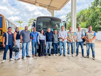 DNIT faz entrega de ônibus para comunidades indígenas em atendimento ao TAC